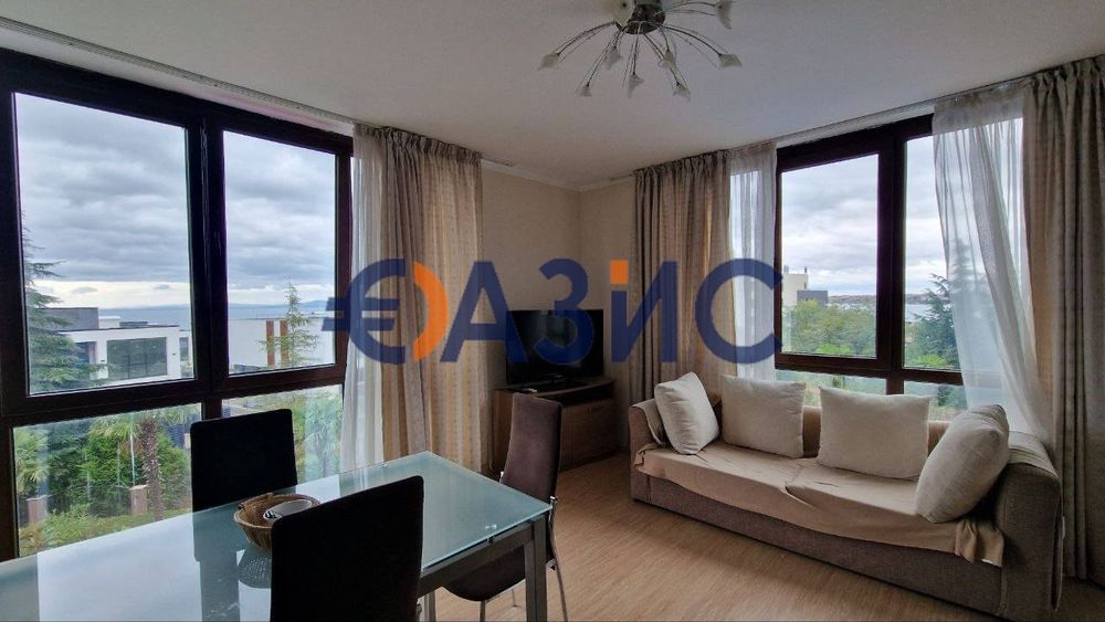 Апартамент с 2 спални, 3ет., "Шато дел Марина", Несебър, България, 112