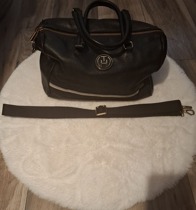 Дамски чанти Tommy Hilfiger, Versace и други