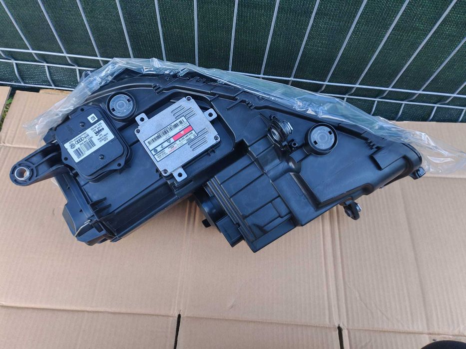 Faruri noi VW Passat B7 BI-XENON AFS SI DLA (ASISTENTA LUMINA DINAMICA) noi,Valeo,de Europa COD produs stanga: 3AB941043 COD produs dreapta: 3AB941044