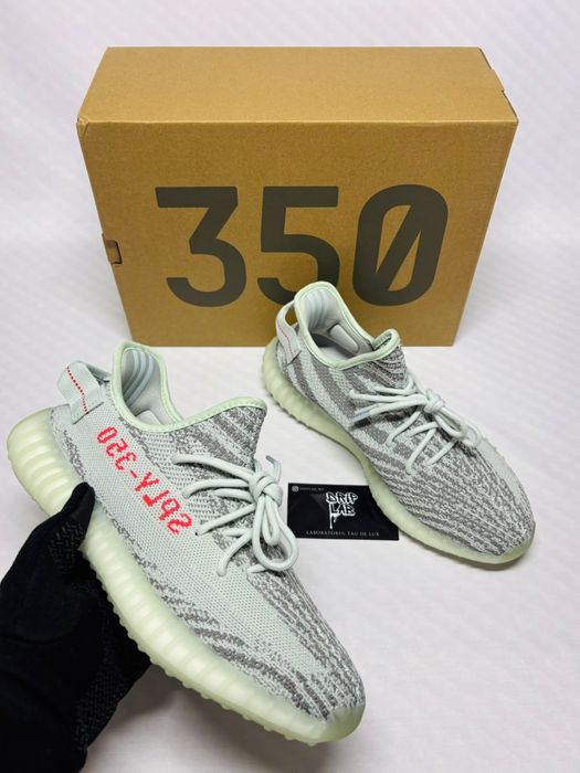 Yeezy 350 boost v2