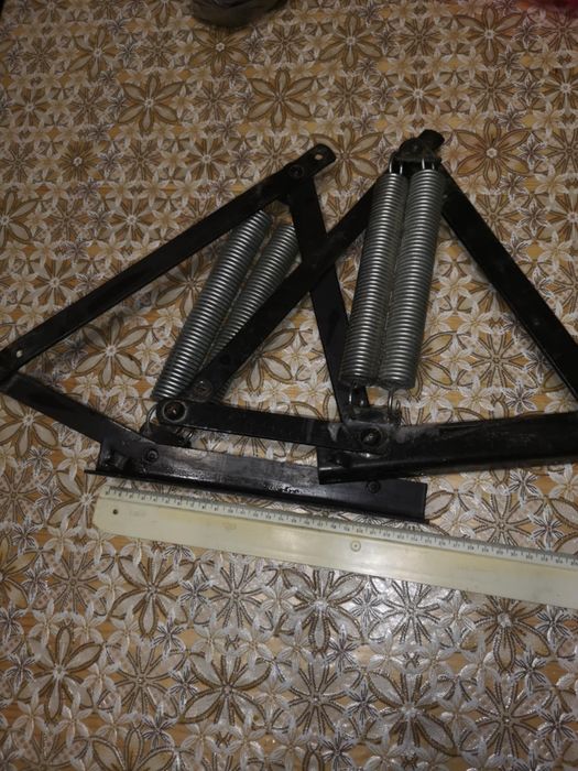 Повдигащ механизъм за легло