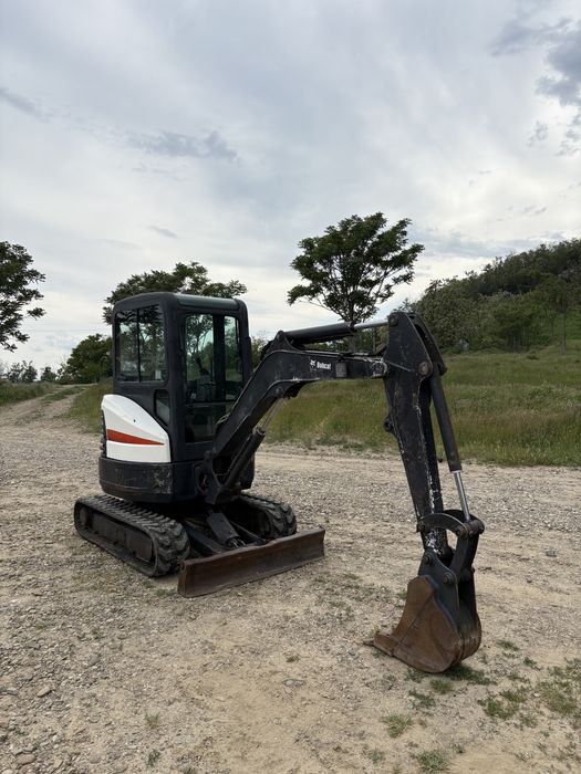 Miniexcavator Bobcat E25/2013