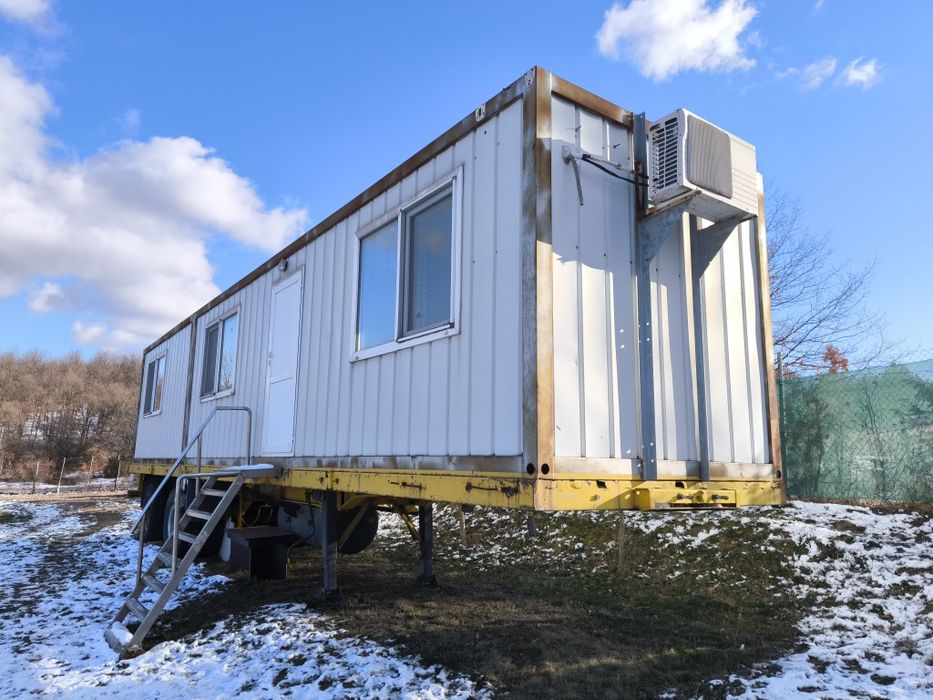 Фургон-контейнер за живеене. 12 х 2.5м. с полуремарке.