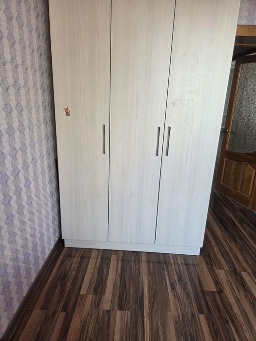 Екі адамға арналған жиынтық .2кровать шифонер .екі адамға сабақ үстелі