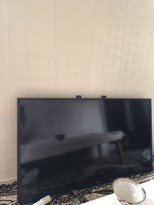 Срочно 43 тали телевизор сотилади