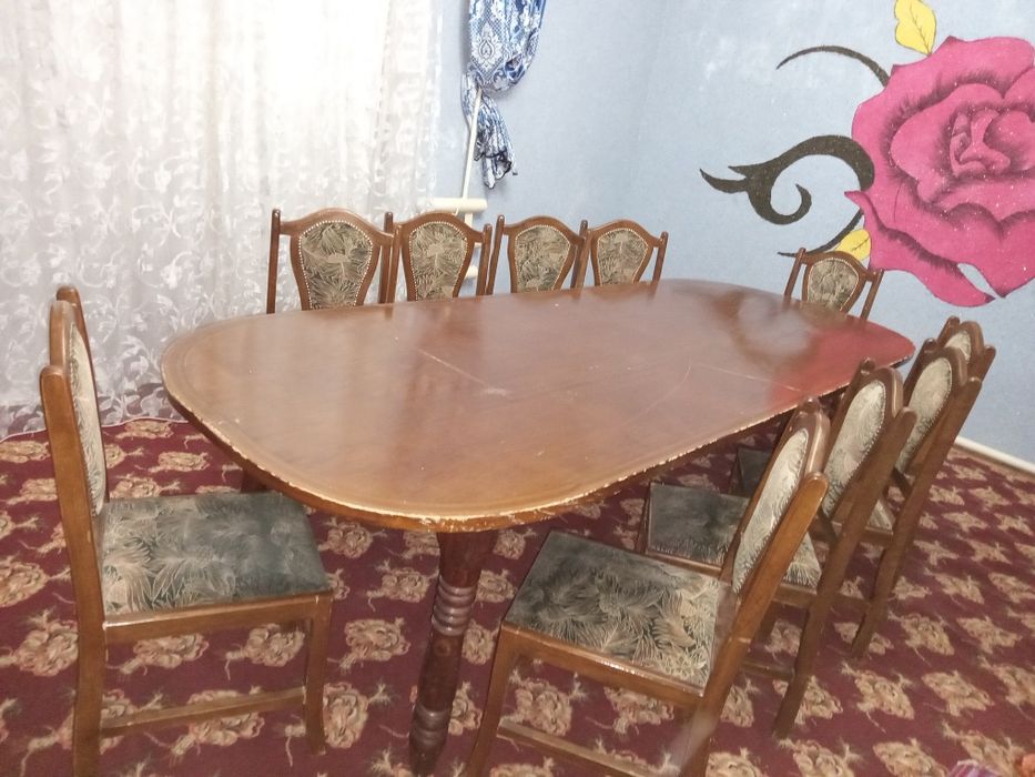 Стол и стульчики продаёться