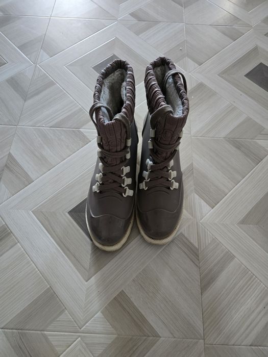 Резиновые женские ботинки