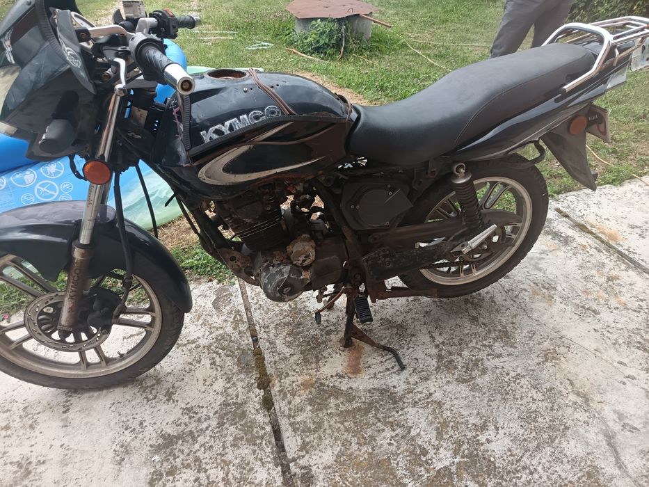 Vând motocicleta kymico 125r 4t