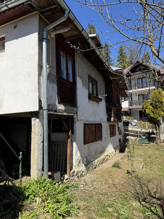 Vand casa batraneasca Sinaia,zona Furnica