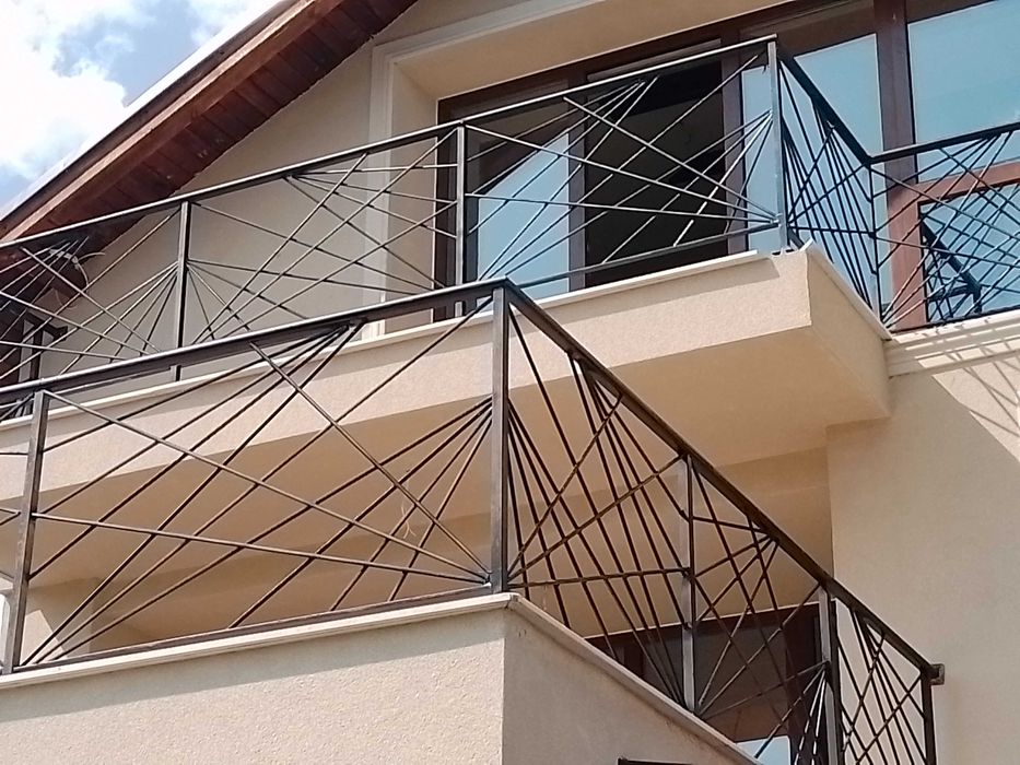 Парапети за стълбища и тераси,врати,портали,огради,  от ковано желязо