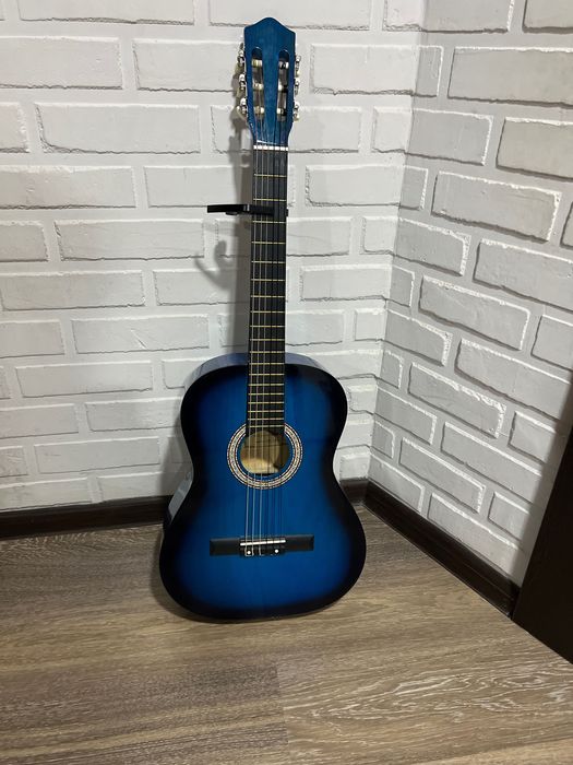 Акустическая гитара чехол в подарок