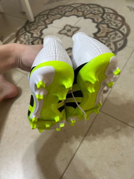 Продам оригиналные бутсы Adidas Predator League