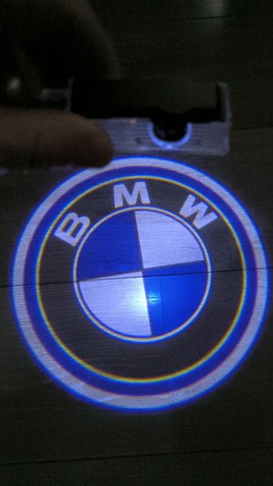 Подсветка двери BMW