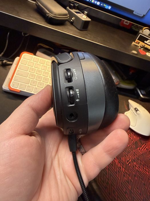 Геймерские наушники Audeze Mobius