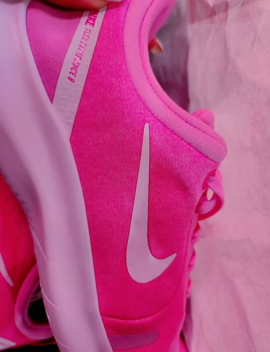 Розови маратонки Nike
