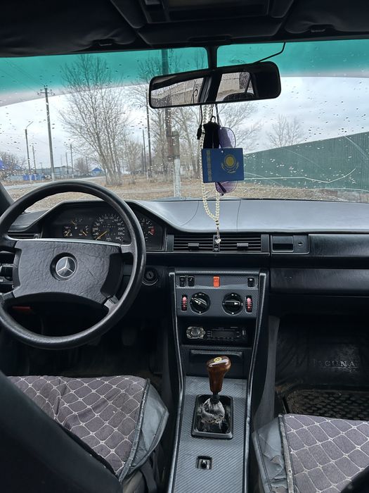 Mersedes e230 w124 kuzov