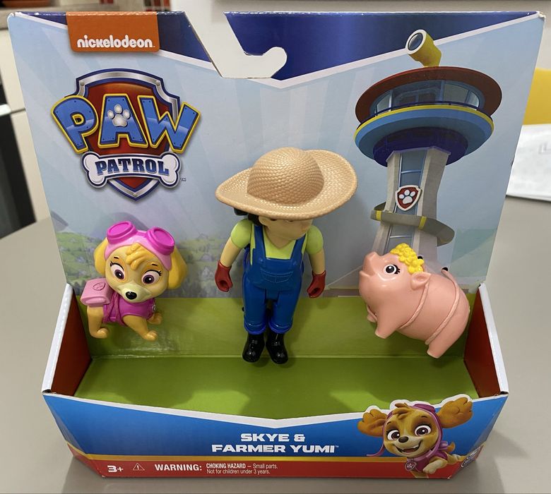 Set figurina si 2 animalute, Paw Patrol, Skye si Farmer Yumi