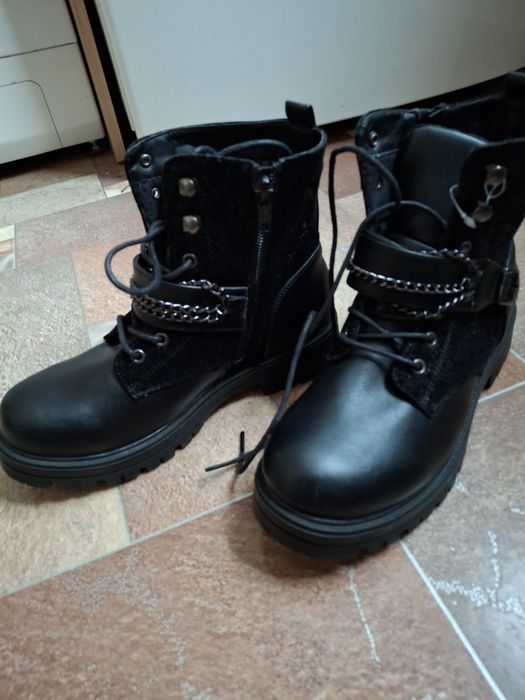 Продам  ботинки женские(Турция)