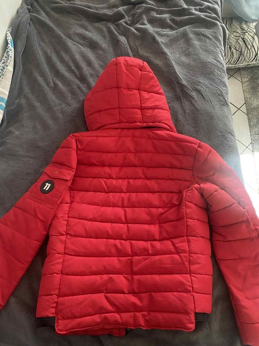 Дамско зимно яке с качулка - червено, размер S