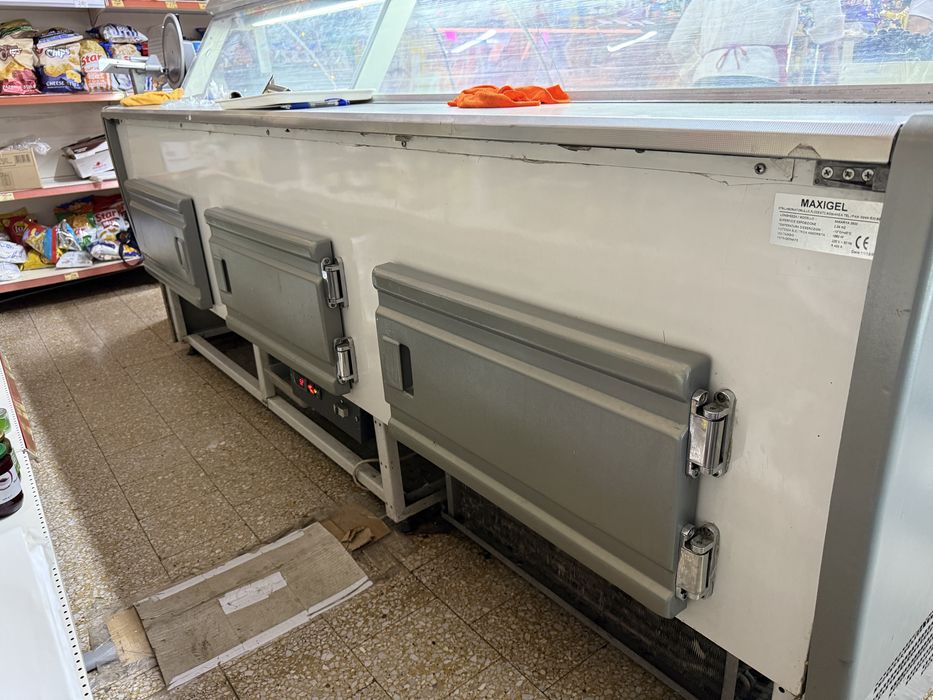 Vitrina MaxGel 2,5m lungime