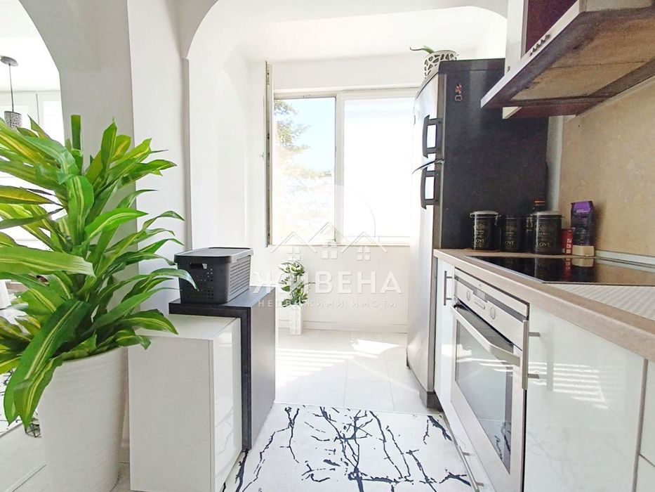 Продава се Тристаен апартамент в Варна, Чайка - 82 кв.м за 3281 €/кв.м - Снимка #7