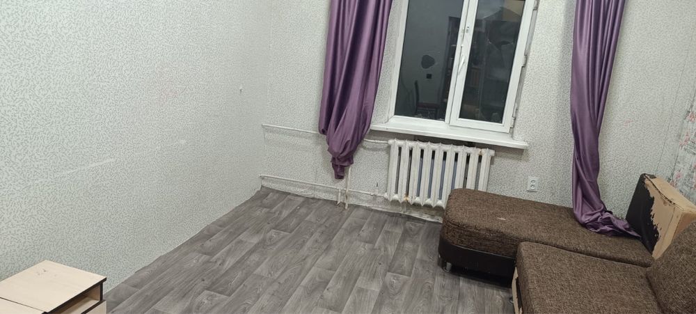 Сдам квартиру алтай 2 без ремонта рядом школа садик остановка и т д ..