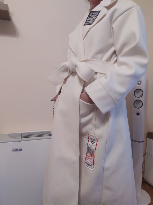 Зимно вълнено палто