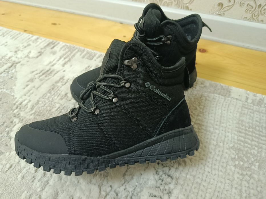 Женские зимние сапоги 40 раз.