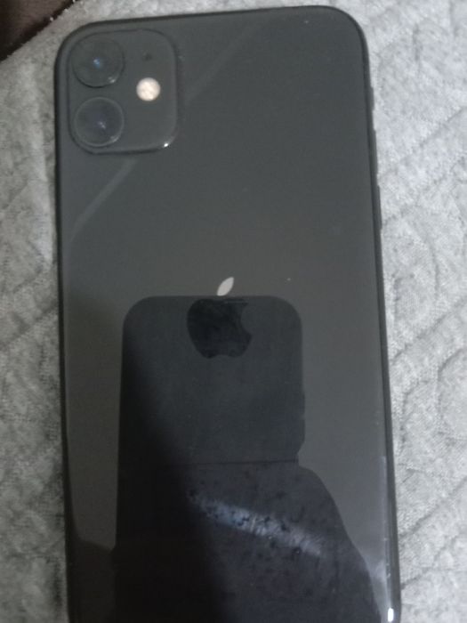 Продам айфон 11  на 128 гигов