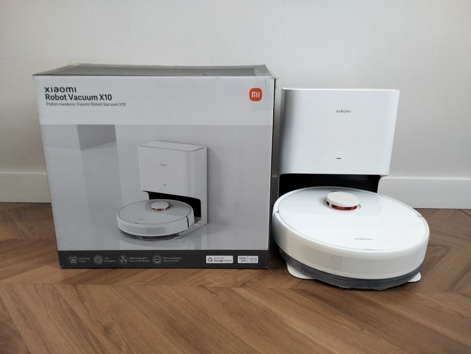 Продаю робот-пылесос Xiaomi со станцией самоочистки
