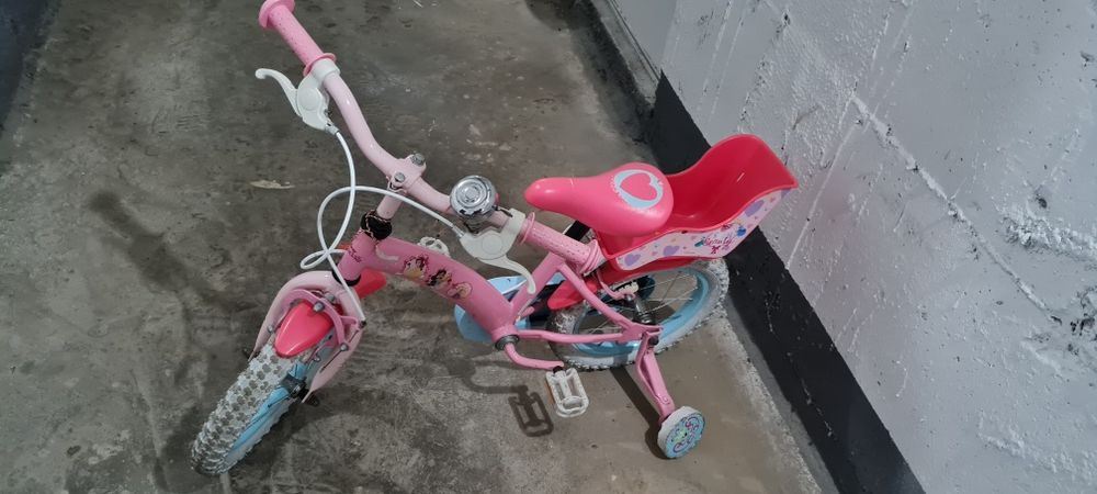 Bicicleta copii cu roți ajutătoare,  scăunel păpușică în spate,  claxon , roți 14" inch, prima utilizare  ,400 Lei