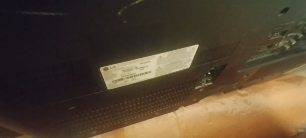 Продам телевизор LG