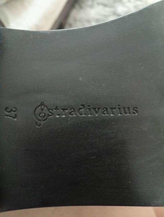 Cizme noi lungi Stradivarius Nr 37 și 39