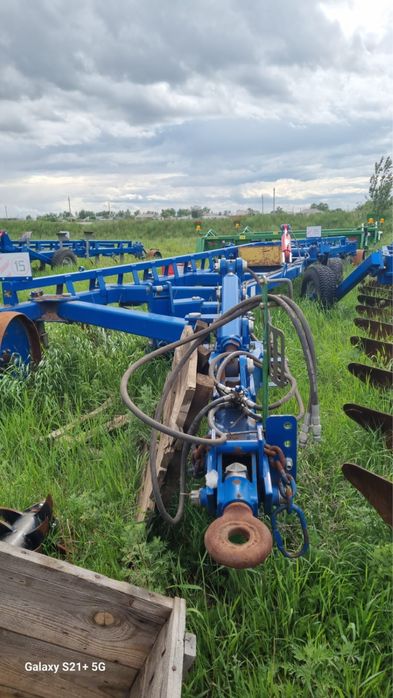 Продам абсолютно новый плуг 10 корпусов