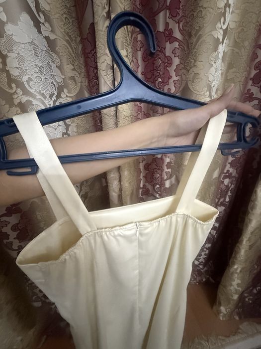 Продаю женское платье