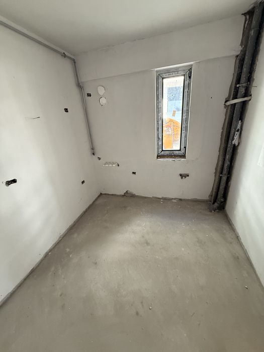 Propritar , Vând apartament cu 2 camere în Mamaia Nord, situat în imediata apropiere de Alezzy Odyssey.