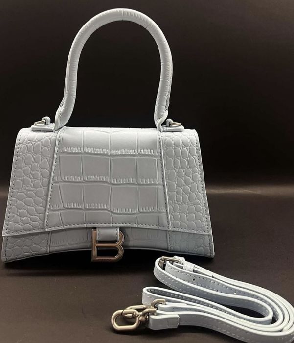 Налични чанти модели Gucci,Balenciaga,Dior