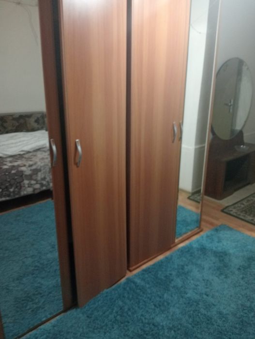 Închiriez garsonieră in Pitești ,zona Prundu,la curte ,un băiat .