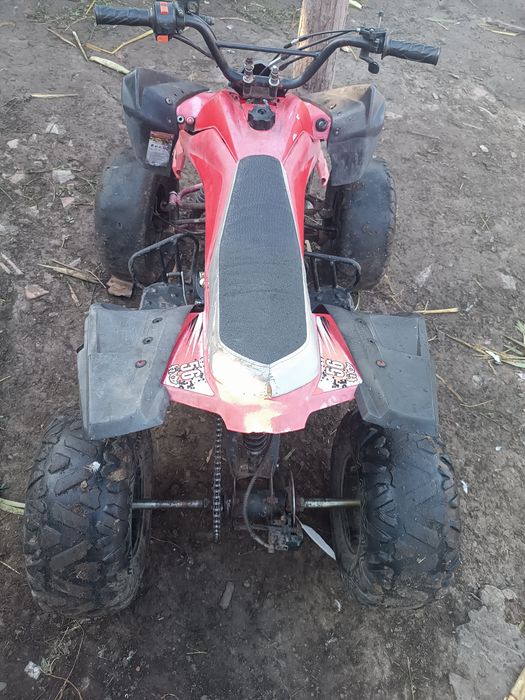 Vând ATV 125cc pornibil
