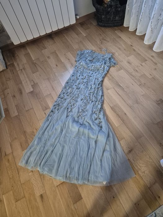 официална рокля с пайети M размер