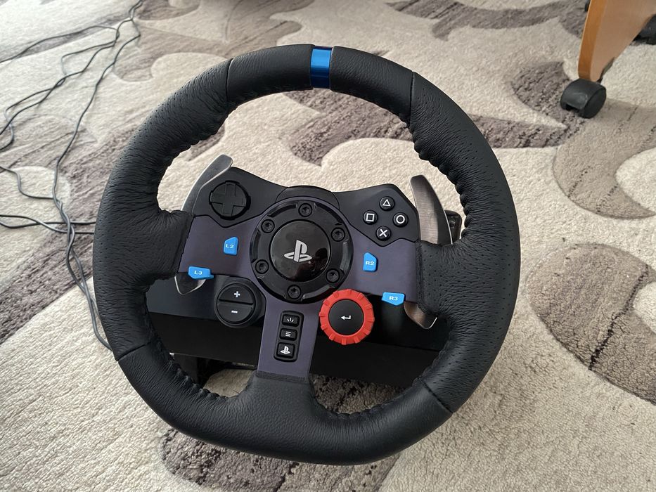 Vand volan logitech+ schimbator+ 2 jocuri fainee