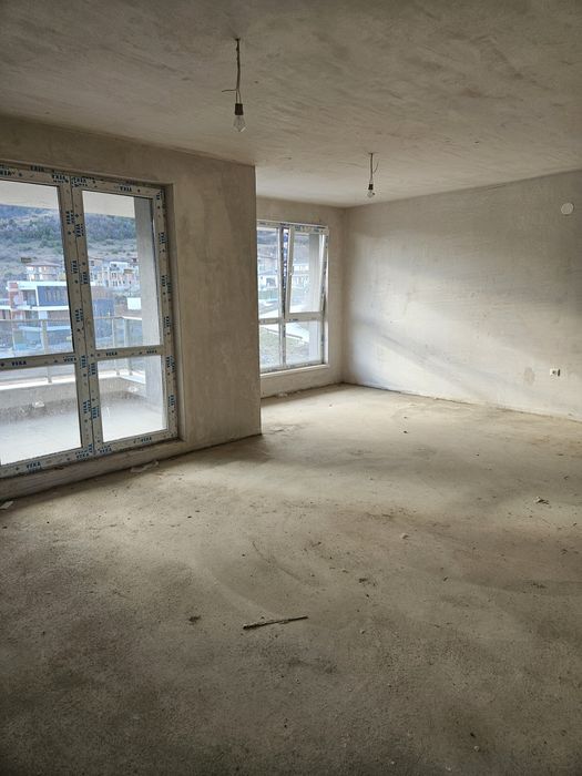 Тристаен апартамен с гараж,нов в Асеновград  от собственик