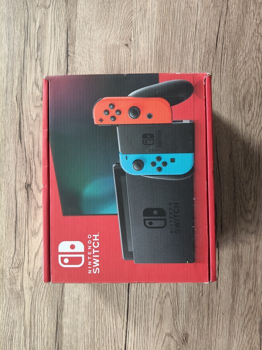 Vând Nintendo Switch