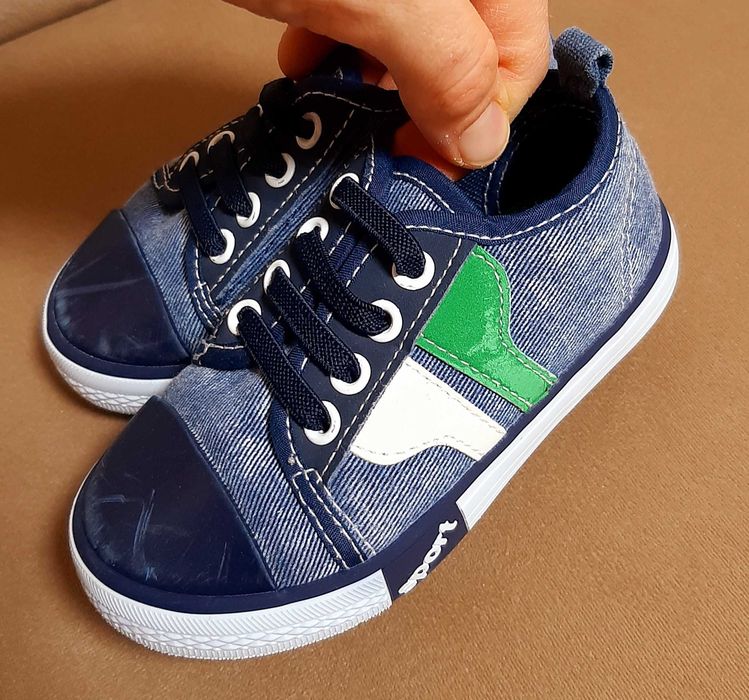 Детски гуменки 22 рр, 2 бр. за 10 лв.