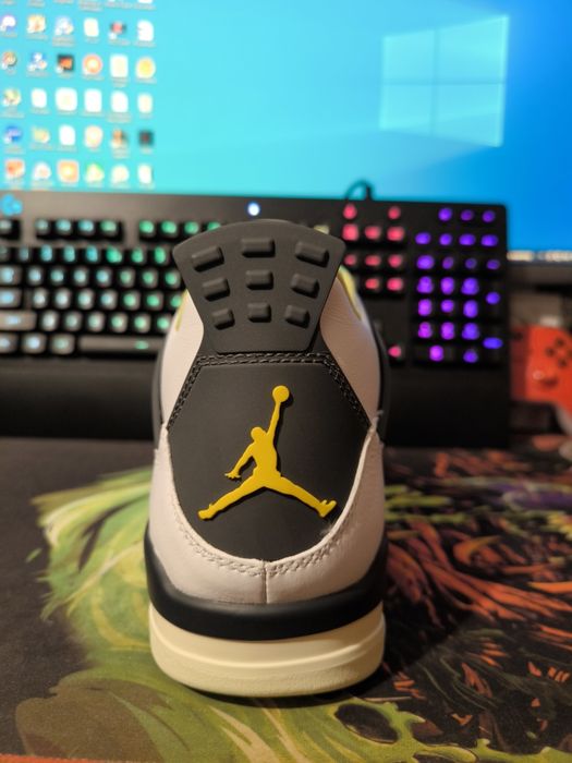Nike Air Jordan 4 Vivid Sulfur 43