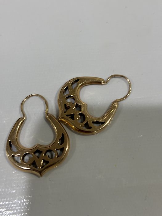 Продам серьги золото -180.000т