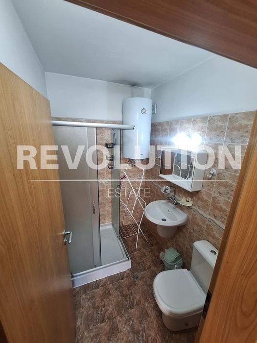 Дава се под наем Тристаен апартамент в Пловдив, Младежки Хълм - 130 кв.м за 600 € - Снимка #6