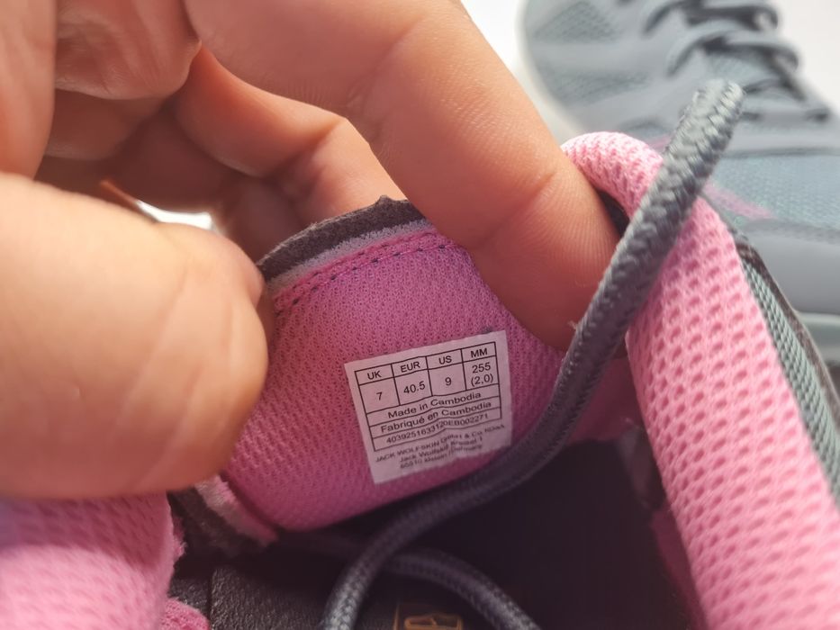 Маратонки Jack Wolfskin 

Чисто нови с кутия.

Размер 40.5 стелка 25.5