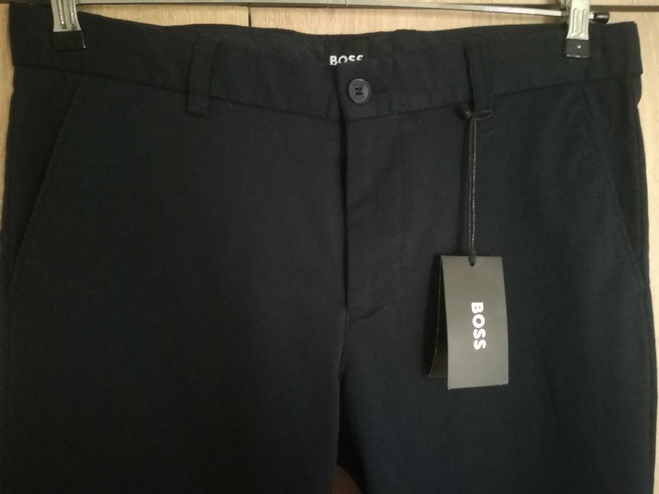 НОВ мъжки панталон BOSS, тъмносин, размер 34/34