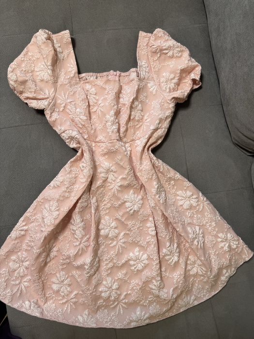 Дамска рокля с къс ръкав